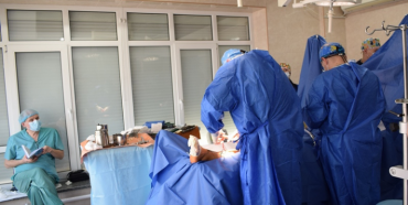 Медики Рівненської обласної лікарні проводять унікальну операцію на серці